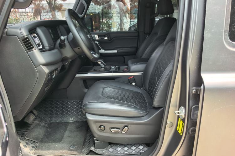 Used 212 T01 2024 2.0T Explorer Left Front Seat