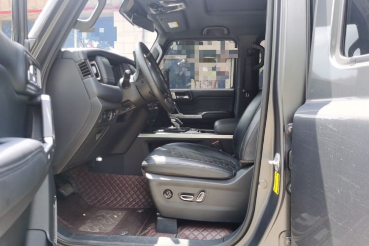 Used 212 T01 2024 2.0T Explorer Left Front Seat