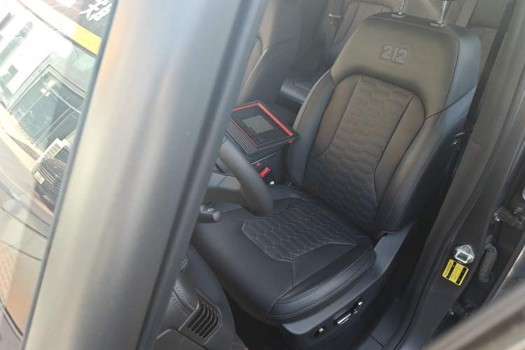 Used 212 T01 2024 2.0T Mechanic Left Front Seat