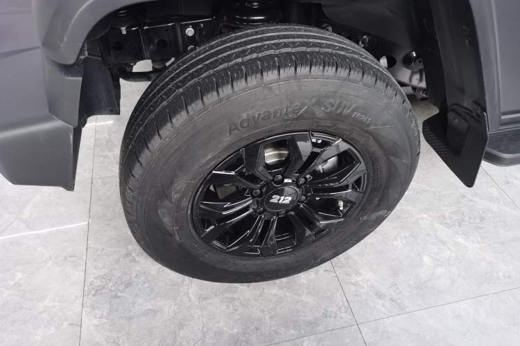 Used 212 T01 2024 2.0T Explorer Left Front Wheel Hub
