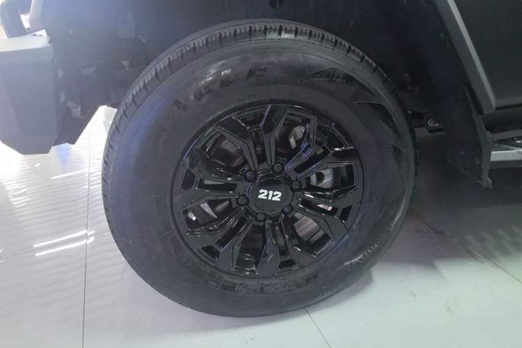 Used 212 T01 2024 2.0T Explorer Left Front Wheel Hub