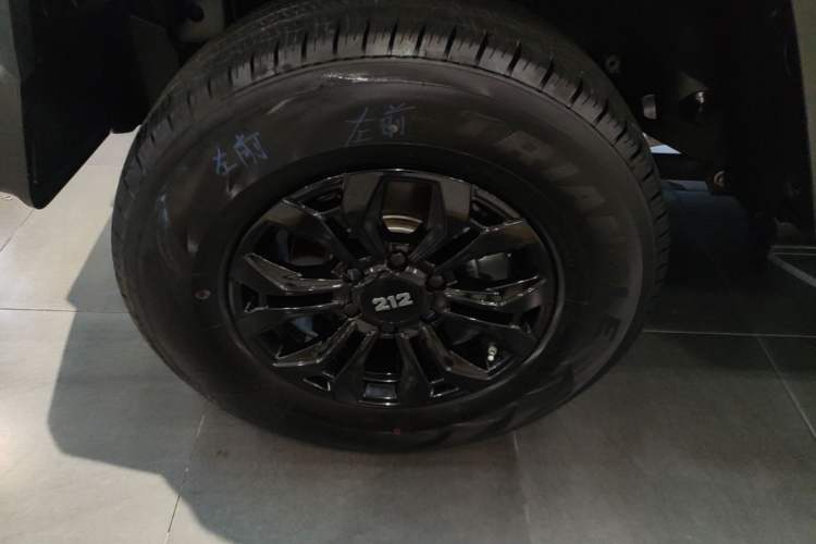 Used 212 T01 2024 2.0T Explorer Left Front Wheel Hub