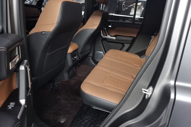 Used 212 T01 2024 2.0T Explorer Left Rear Seat