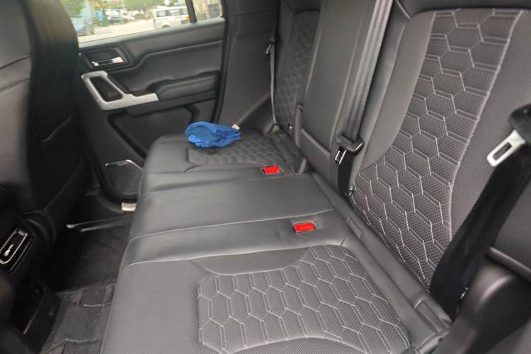 Used 212 T01 2024 2.0T Explorer Left Rear Seat