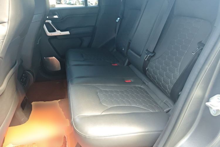 Used 212 T01 2024 2.0T Explorer Left Rear Seat