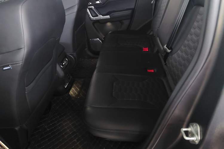 Used 212 T01 2024 2.0T Explorer Left Rear Seat