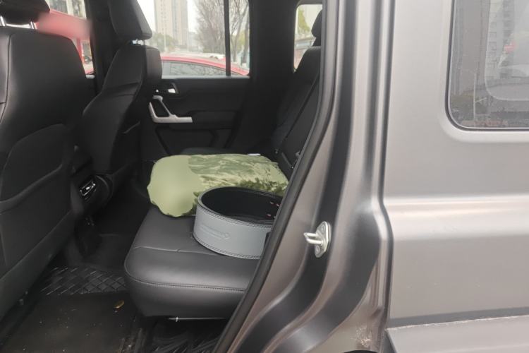 Used 212 T01 2024 2.0T Mechanic Left Rear Seat