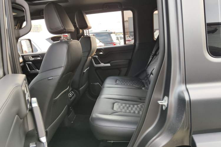 Used 212 T01 2024 2.0T Explorer Left Rear Seat