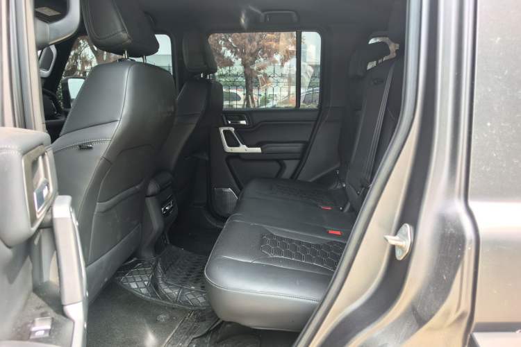 Used 212 T01 2024 2.0T Explorer Left Rear Seat