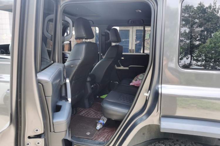 Used 212 T01 2024 2.0T Explorer Left Rear Seat