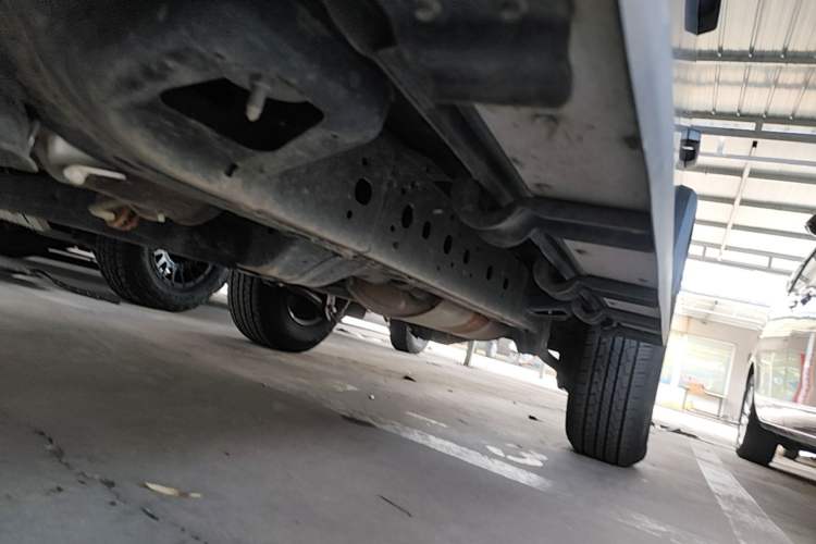 Used 212 T01 2024 2.0T Explorer Left Side Sill