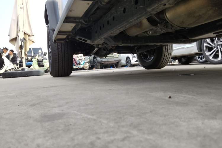 Used 212 T01 2024 2.0T Explorer Left Side Sill