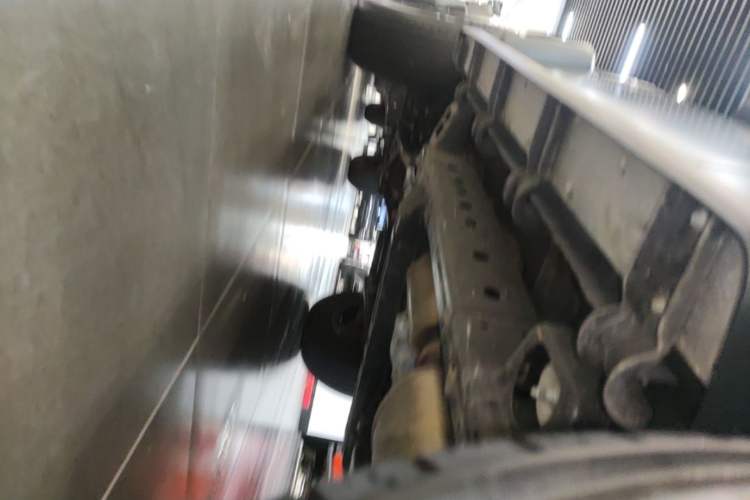 Used 212 T01 2024 2.0T Explorer Left Side Sill