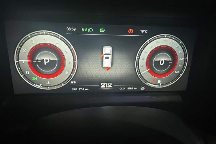 Used 212 T01 2024 2.0T Explorer Odometer Close Up