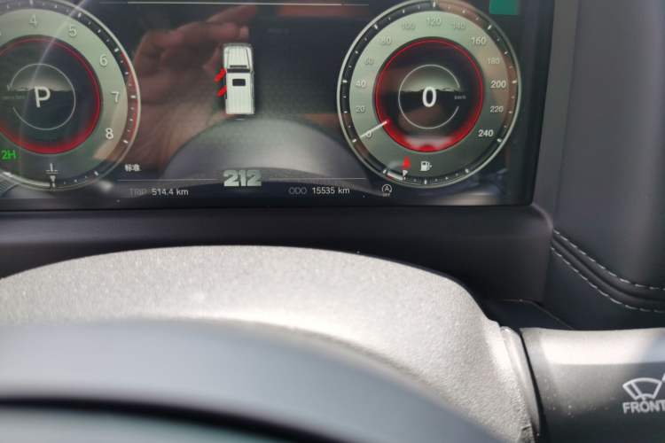 Used 212 T01 2024 2.0T Explorer Odometer Close Up