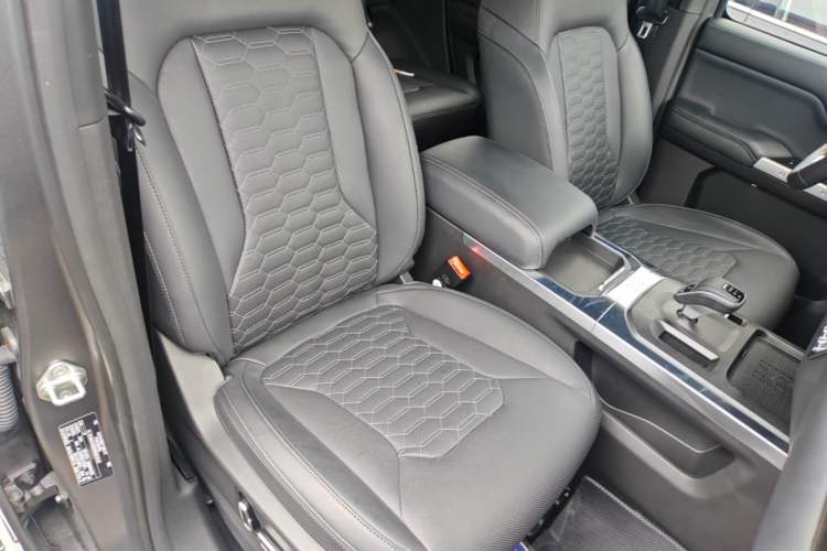 Used 212 T01 2024 2.0T Explorer Right Front Seat