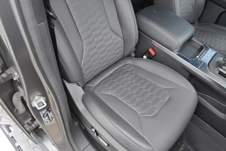 Used 212 T01 2024 2.0T Mechanic Right Front Seat