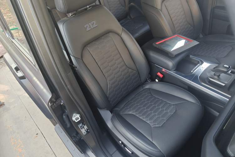 Used 212 T01 2024 2.0T Mechanic Right Front Seat