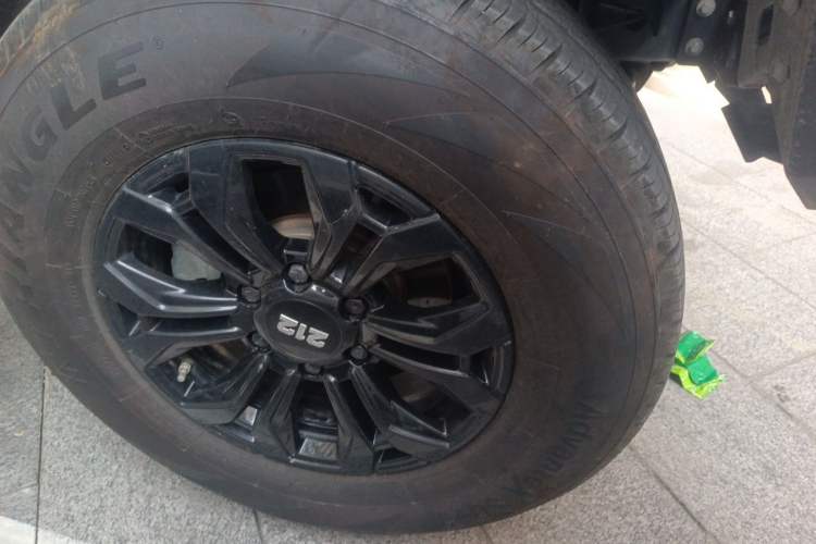 Used 212 T01 2024 2.0T Explorer Right Front Wheel Hub