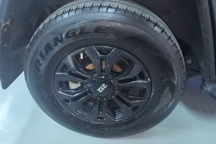 Used 212 T01 2024 2.0T Explorer Right Rear Wheel Hub