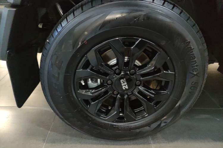 Used 212 T01 2024 2.0T Explorer Right Rear Wheel Hub