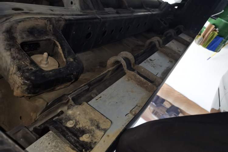 Used 212 T01 2024 2.0T Explorer Right Side Sill