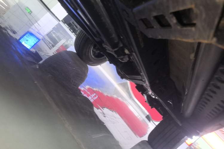Used 212 T01 2024 2.0T Explorer Right Side Sill