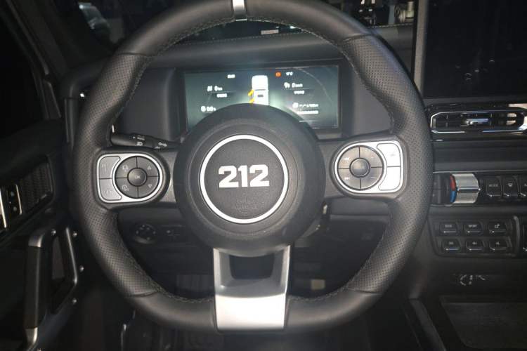 Used 212 T01 2024 2.0T Explorer Steering Wheel