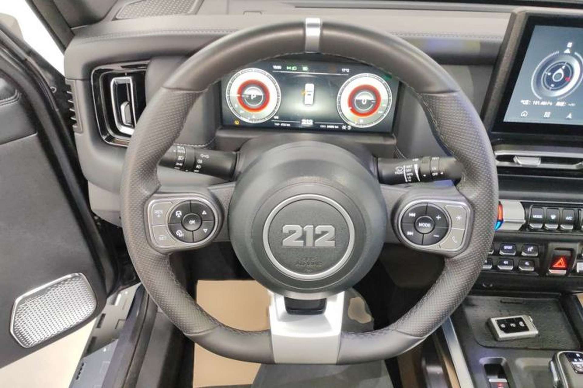 Used 212 T01 2024 2.0T Explorer Steering Wheel