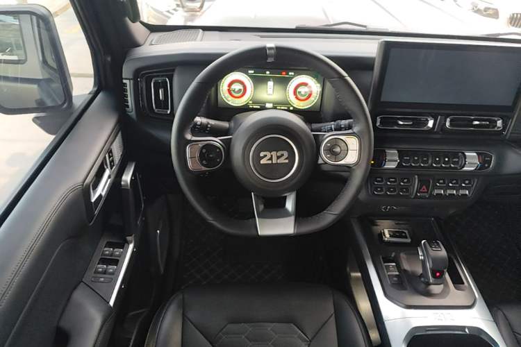 Used 212 T01 2024 2.0T Explorer Steering Wheel