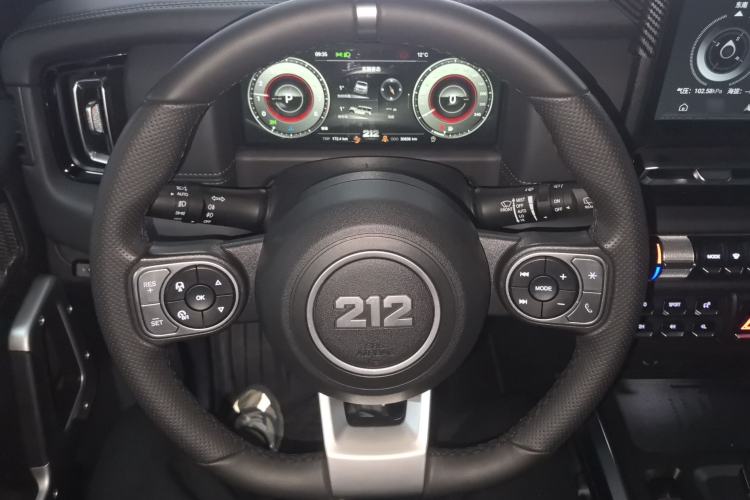 Used 212 T01 2024 2.0T Explorer Steering Wheel