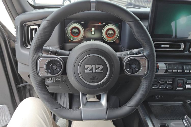 Used 212 T01 2024 2.0T Mechanic Steering Wheel