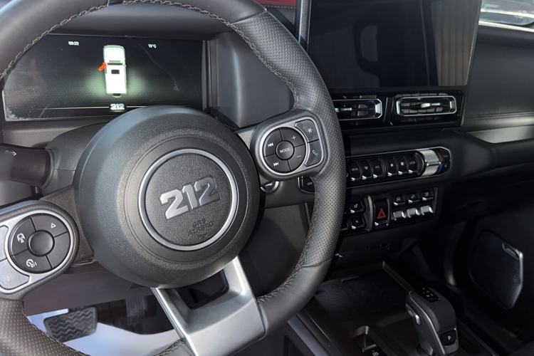 Used 212 T01 2024 2.0T Explorer Steering Wheel