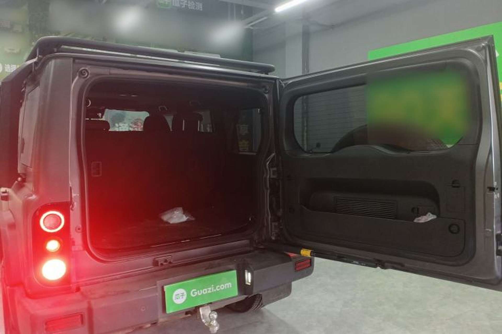 Used 212 T01 2024 2.0T Explorer Trunk