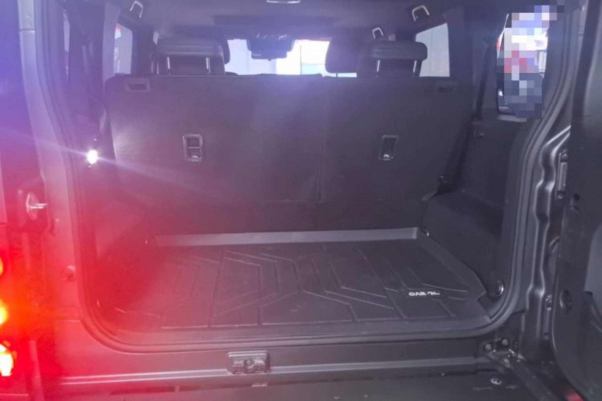 Used 212 T01 2024 2.0T Explorer Trunk