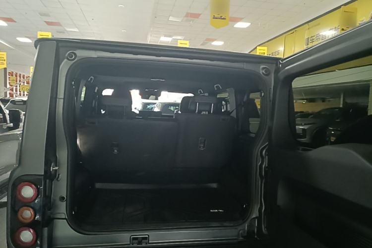 Used 212 T01 2024 2.0T Explorer Trunk