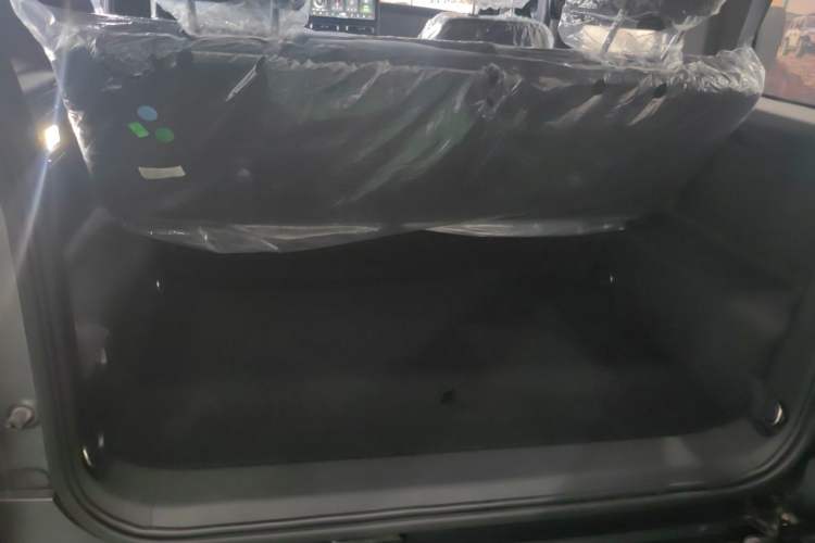 Used 212 T01 2024 2.0T Mechanic Trunk