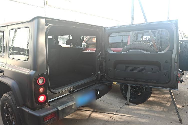 Used 212 T01 2024 2.0T Mechanic Trunk