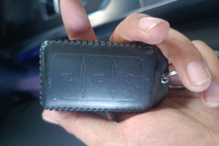 Used 212 T01 2024 2.0T Explorer Vehicle Key