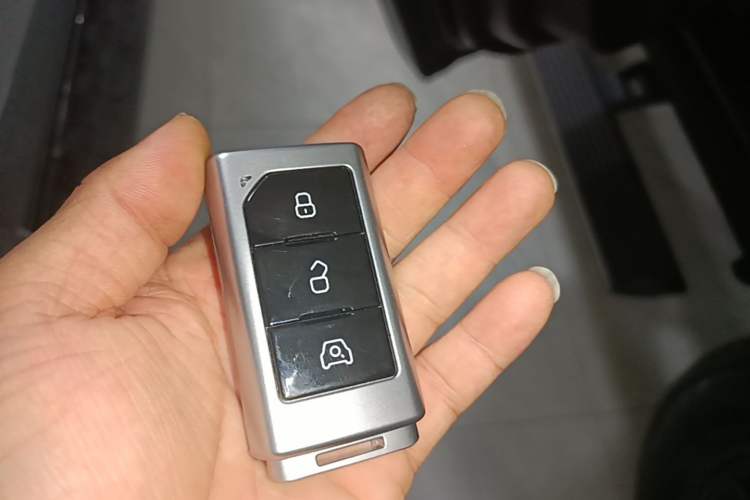 Used 212 T01 2024 2.0T Explorer Vehicle Key