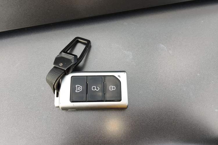 Used 212 T01 2024 2.0T Explorer Vehicle Key