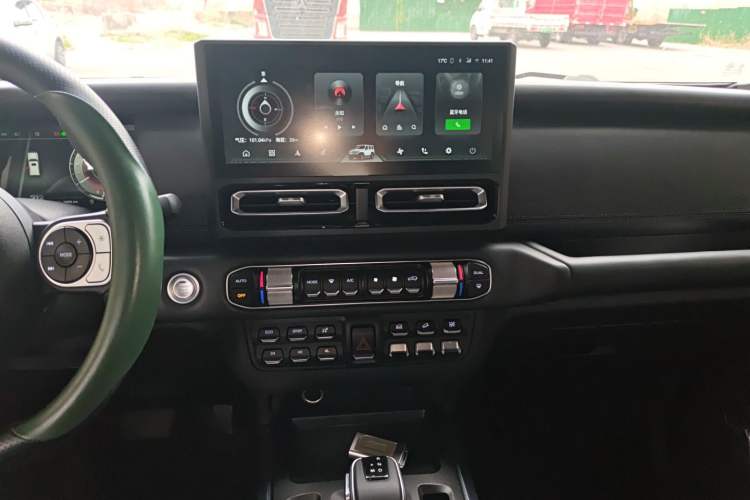 Used 212 T01 2024 2.0T Mechanic Audio And AC Panel
