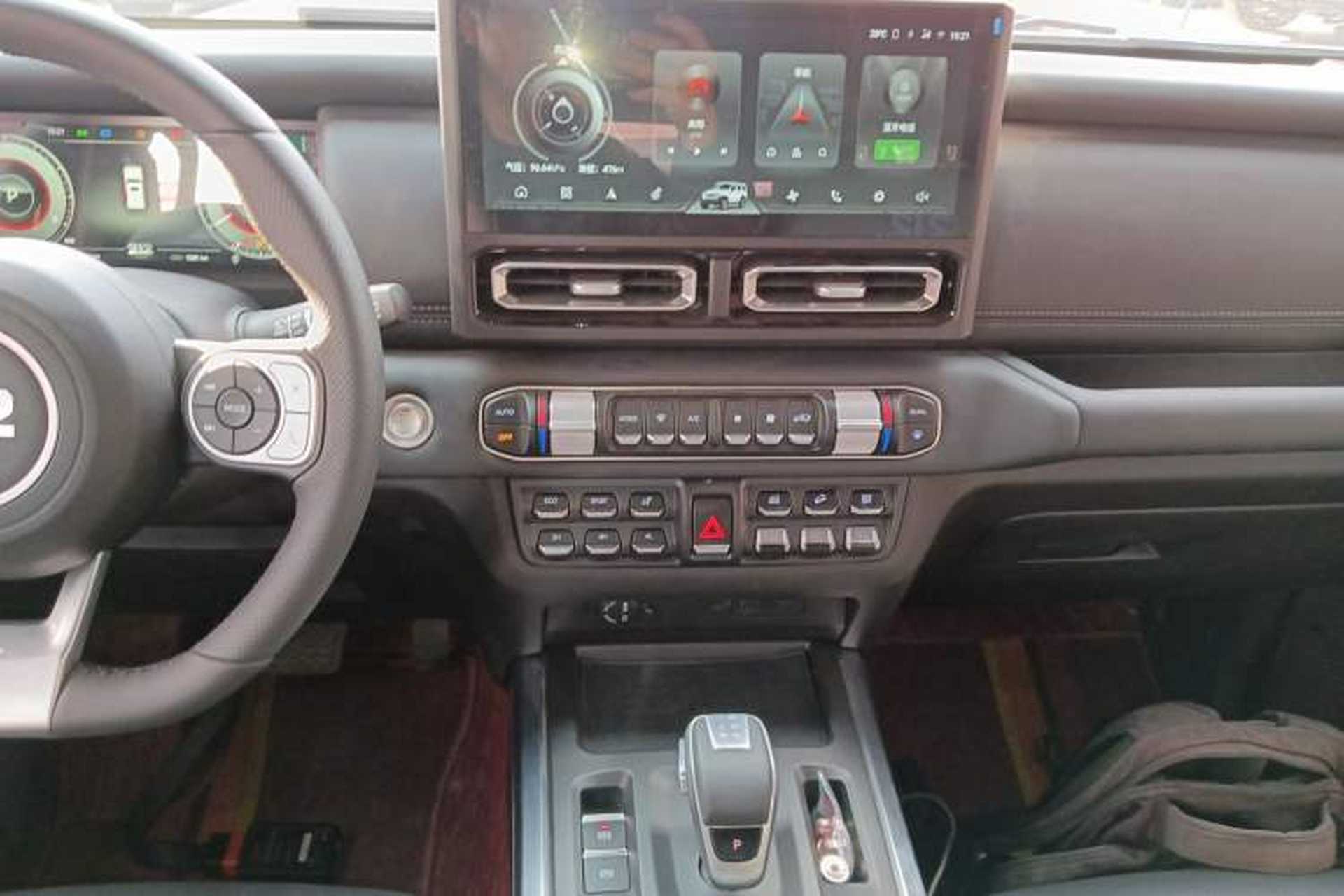 Used 212 T01 2024 2.0T Mechanic Audio And AC Panel