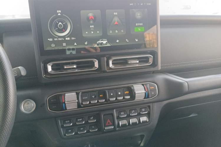 Used 212 T01 2024 2.0T Mechanic Audio And AC Panel