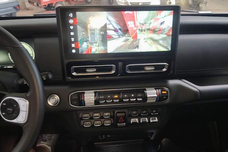 Used 212 T01 2024 2.0T Explorer Audio And AC Panel