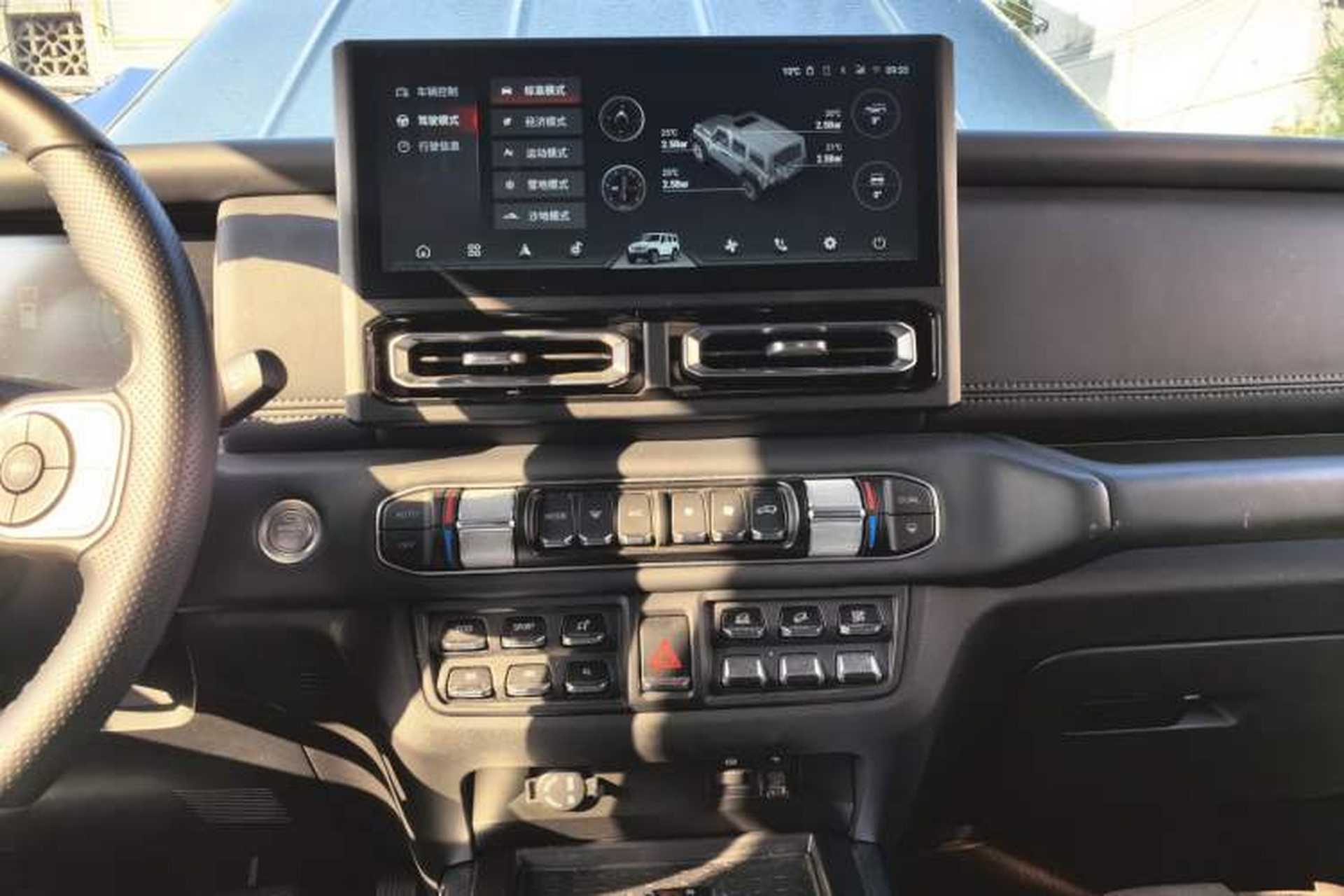 Used 212 T01 2024 2.0T Mechanic Audio And AC Panel