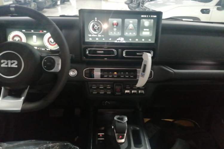 Used 212 T01 2024 2.0T Explorer Audio And AC Panel
