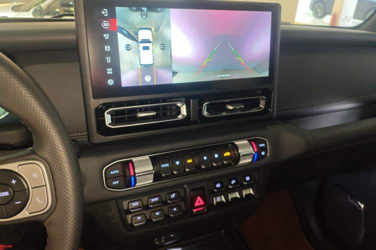 Used 212 T01 2024 2.0T Explorer Audio And AC Panel