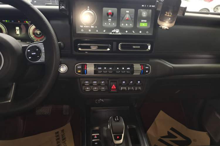 Used 212 T01 2024 2.0T Mechanic Audio And AC Panel