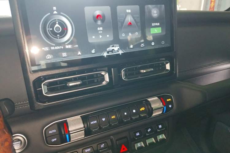 Used 212 T01 2024 2.0T Explorer Audio And AC Panel